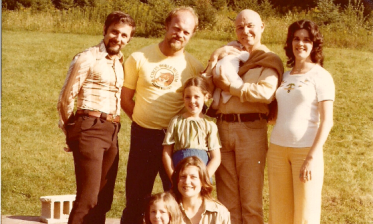 Top: Lou Campbell, Hovey Burgess, William Burdick, and Laura Campbell.
Bottom: Judy Burgess with Lisa & Lucette Campbell.
From the author's collection.